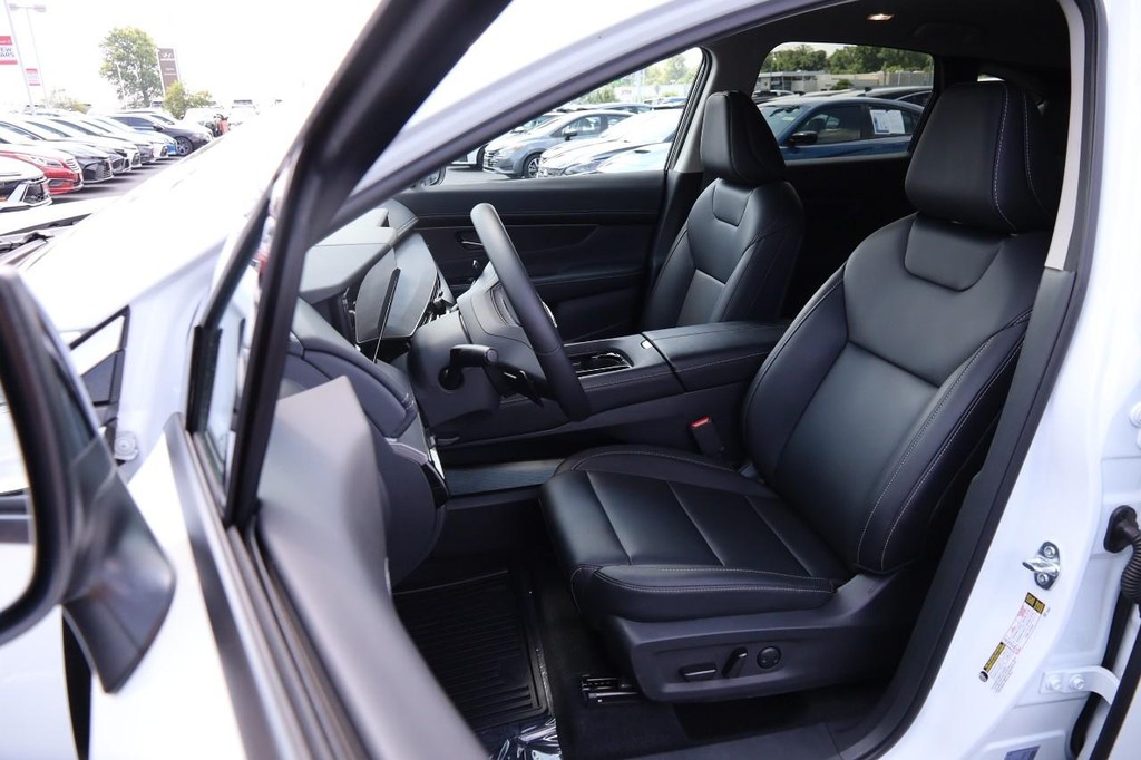 Nissan Murano Vehicle Full-screen Gallery Image 9
