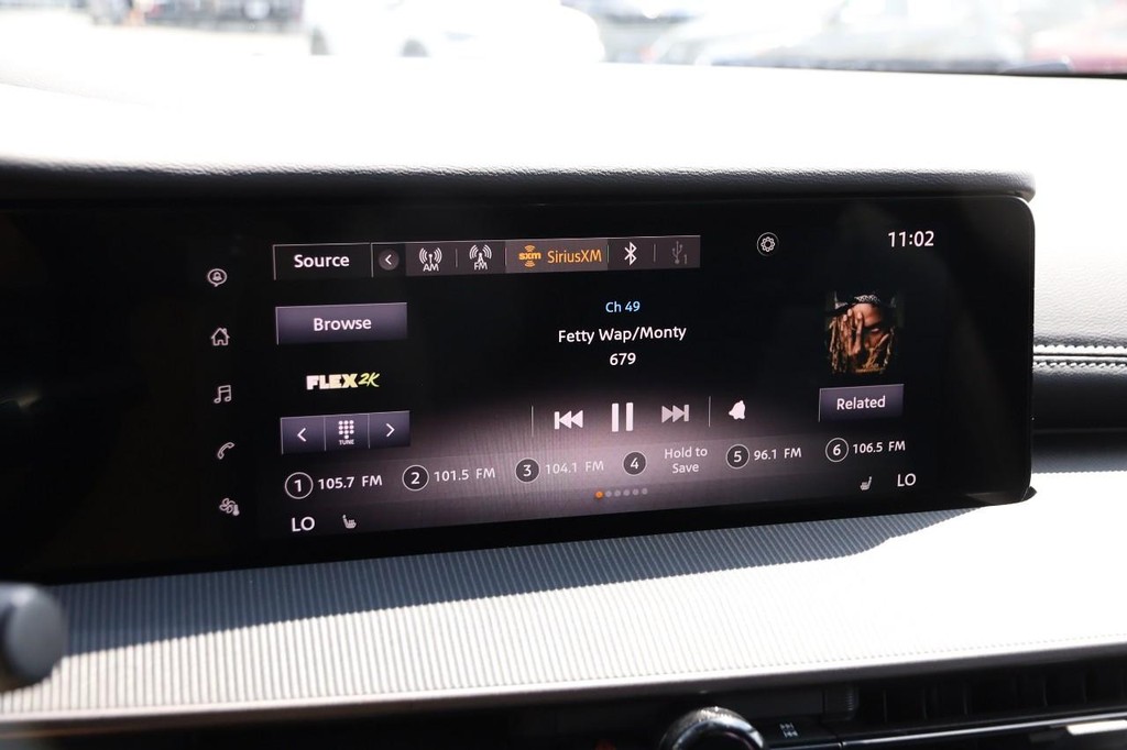 Nissan Murano Vehicle Full-screen Gallery Image 16