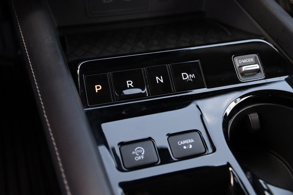 Nissan Murano Vehicle Full-screen Gallery Image 19