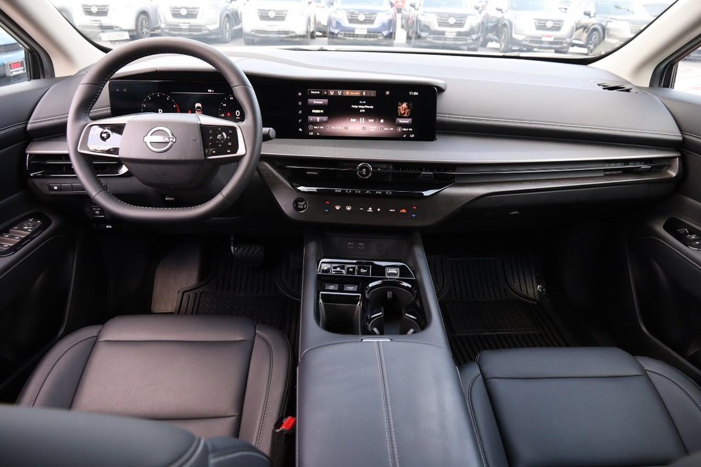 Nissan Murano Vehicle Full-screen Gallery Image 21