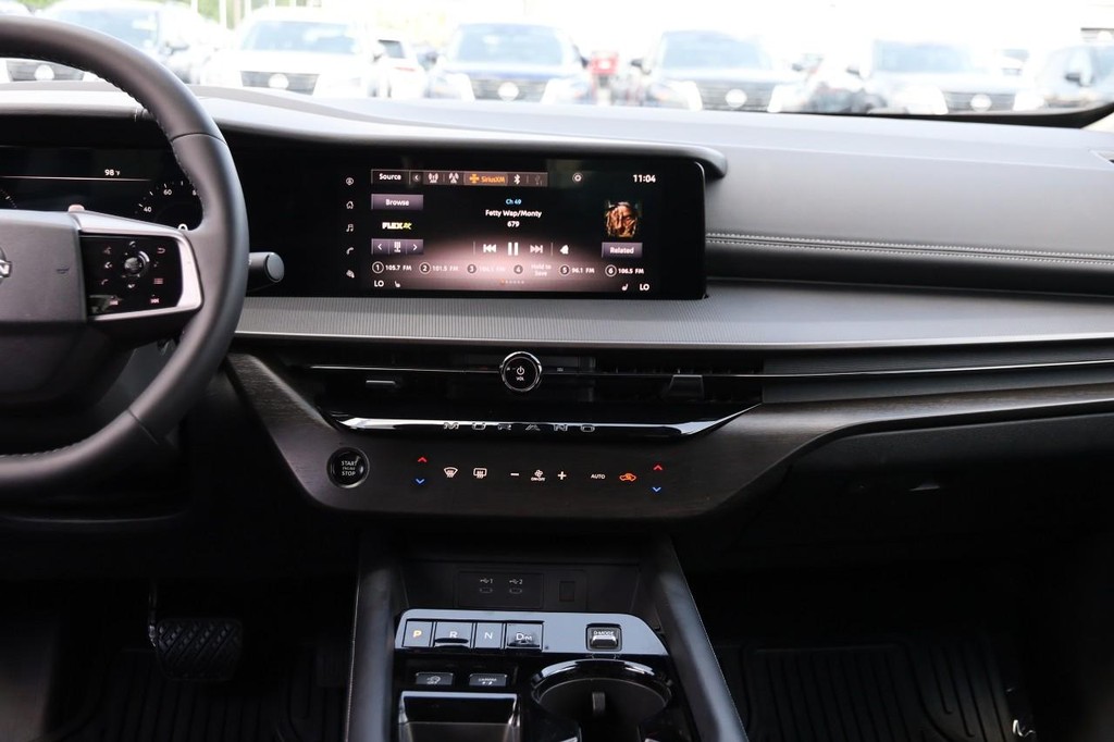 Nissan Murano Vehicle Full-screen Gallery Image 24