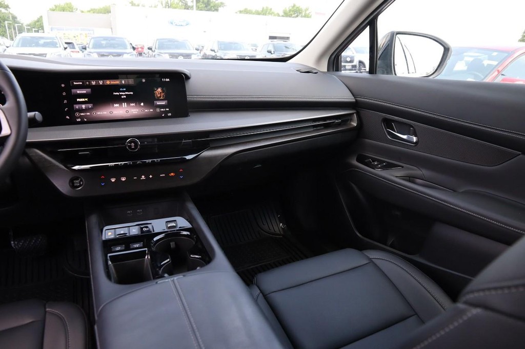 Nissan Murano Vehicle Full-screen Gallery Image 25