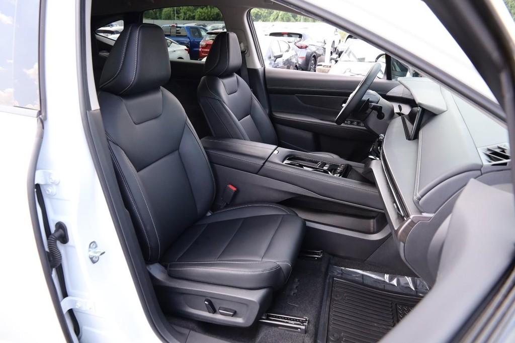 Nissan Murano Vehicle Full-screen Gallery Image 26