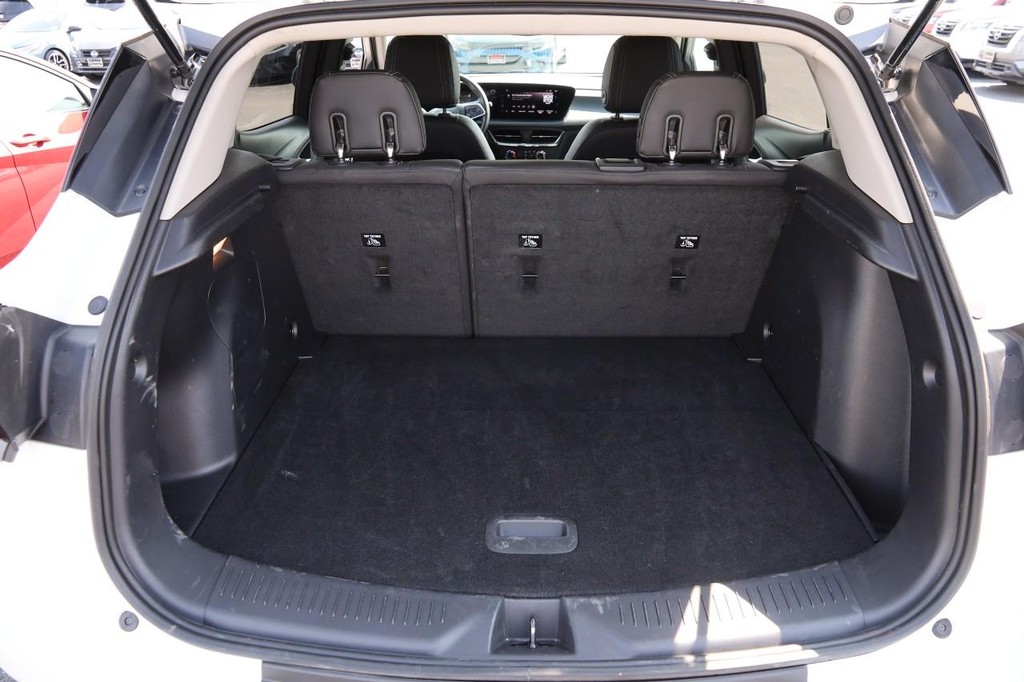 Buick Encore GX Vehicle Full-screen Gallery Image 7