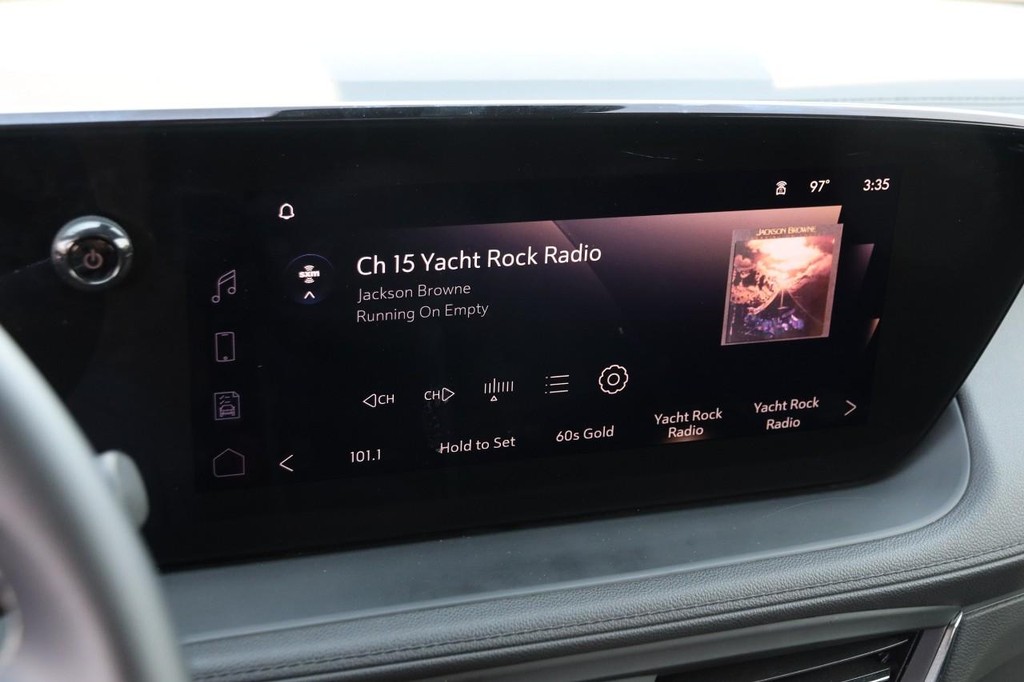 Buick Encore GX Vehicle Full-screen Gallery Image 15