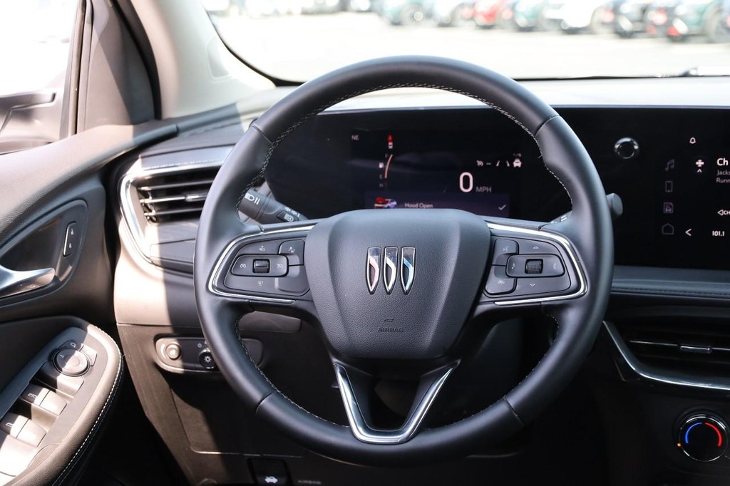 Buick Encore GX Vehicle Full-screen Gallery Image 22