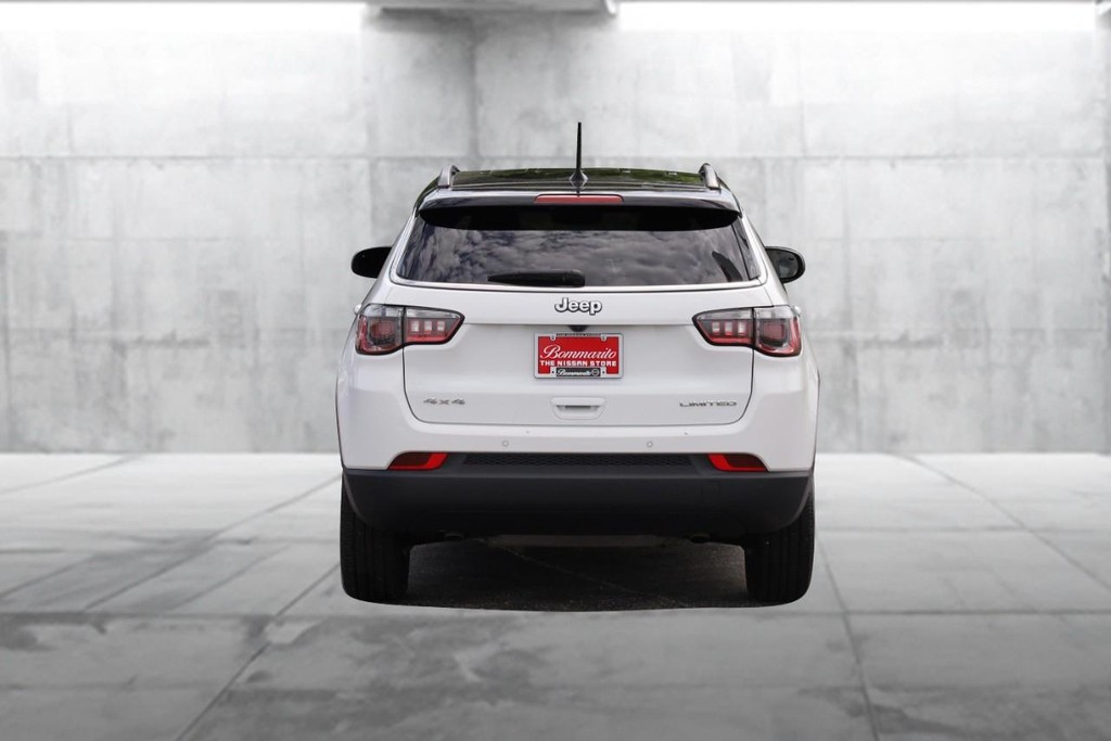 Jeep Compass Vehicle Image 06