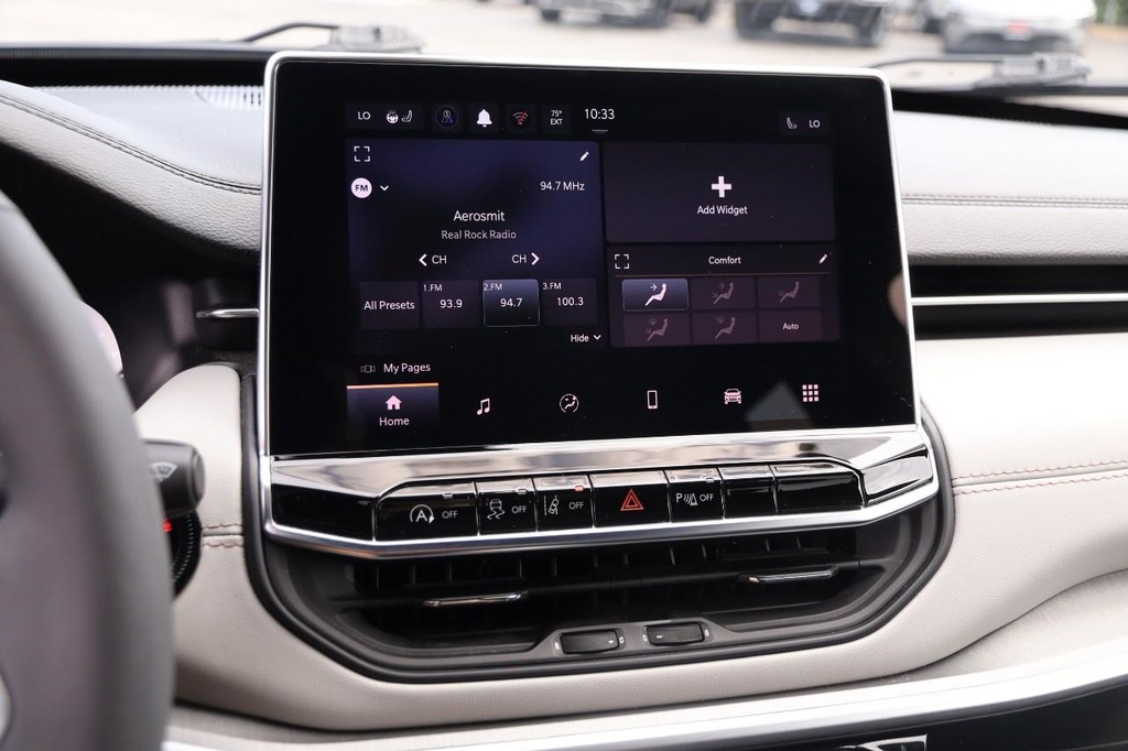Jeep Compass Vehicle Image 15