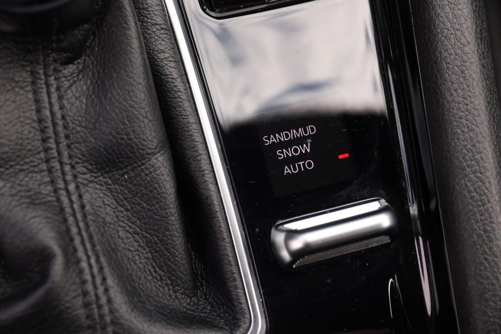 Jeep Compass Vehicle Image 18