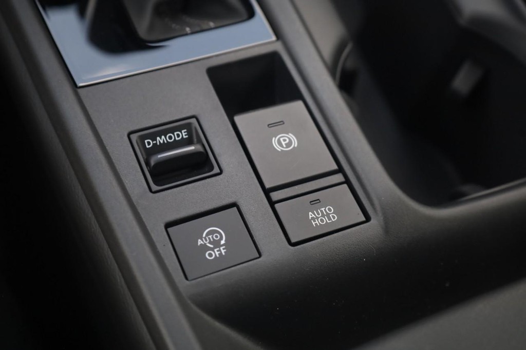 Nissan Sentra Vehicle Image 18