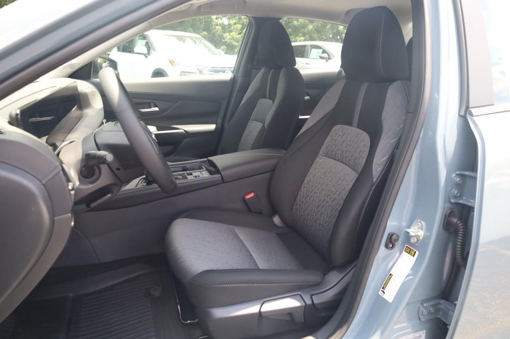 Nissan Sentra Vehicle Image 20
