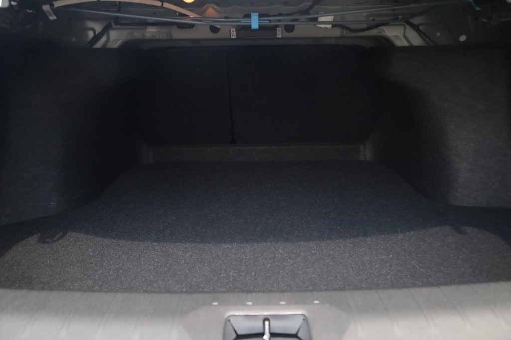 Nissan Sentra Vehicle Image 24