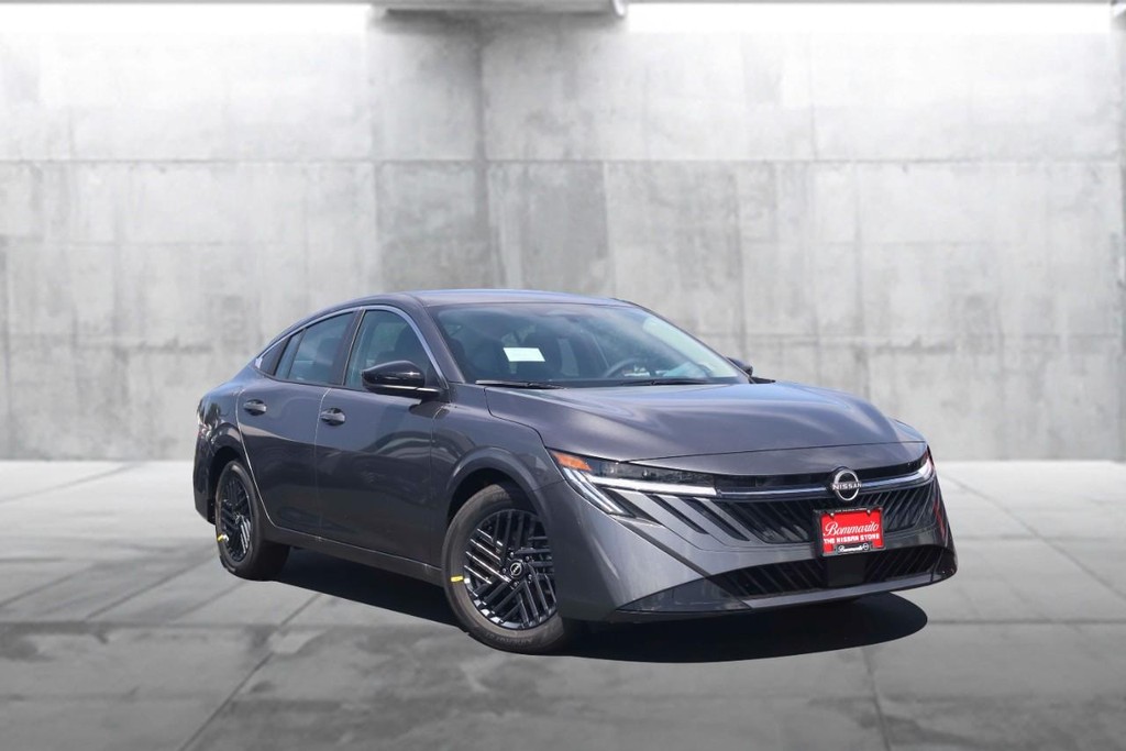 Nissan Sentra Vehicle Image 02