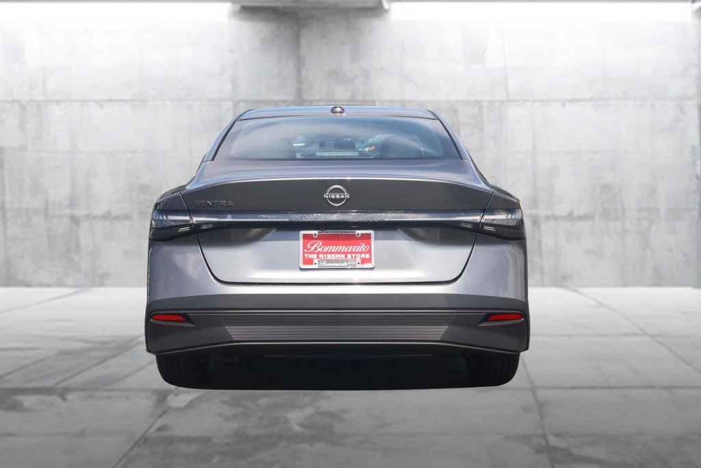 Nissan Sentra Vehicle Image 06