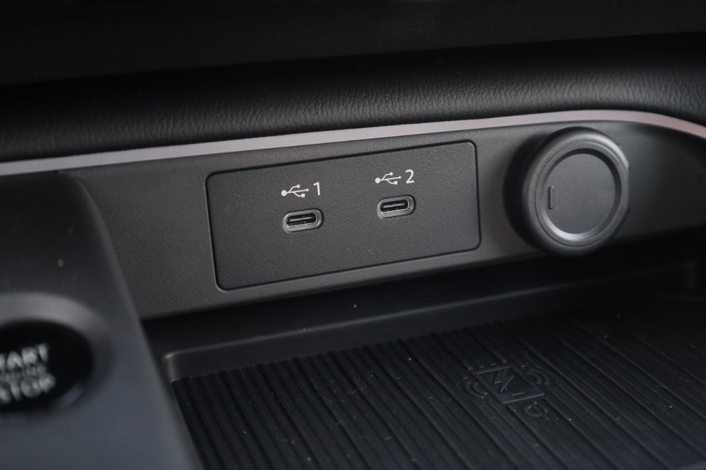 Nissan Sentra Vehicle Image 17