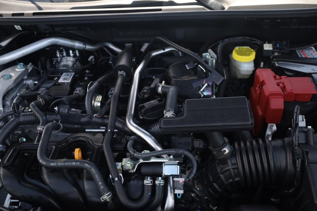 Nissan Sentra Vehicle Image 24
