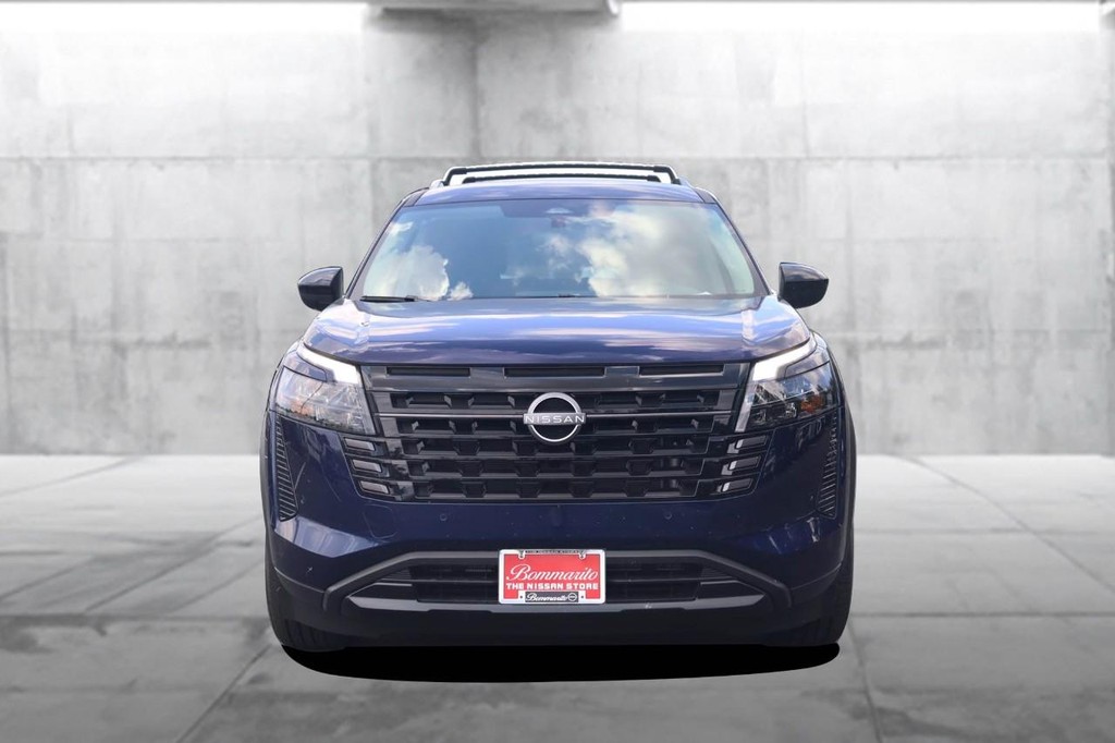 Nissan Pathfinder Vehicle Full-screen Gallery Image 4