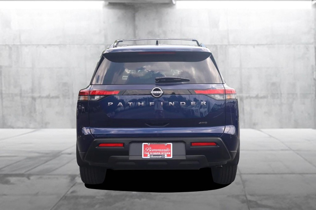 Nissan Pathfinder Vehicle Full-screen Gallery Image 6