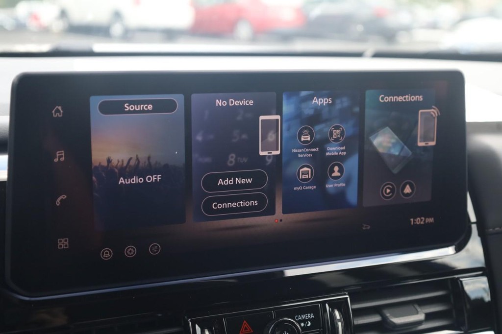 Nissan Pathfinder Vehicle Full-screen Gallery Image 14