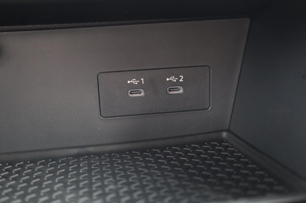 Nissan Pathfinder Vehicle Full-screen Gallery Image 17