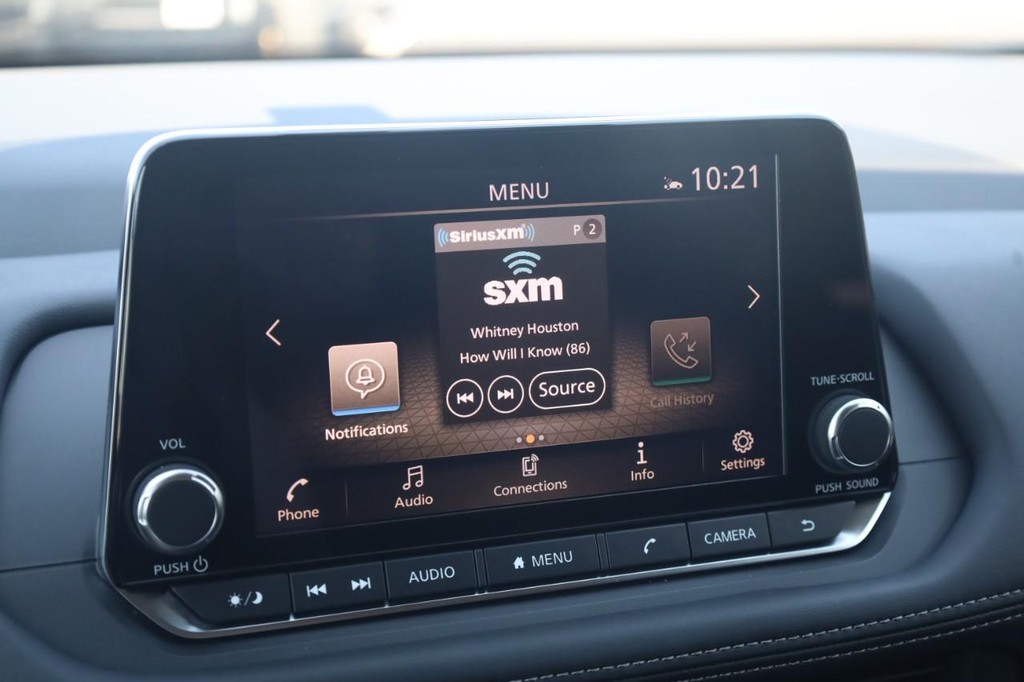 Nissan Rogue Vehicle Full-screen Gallery Image 14