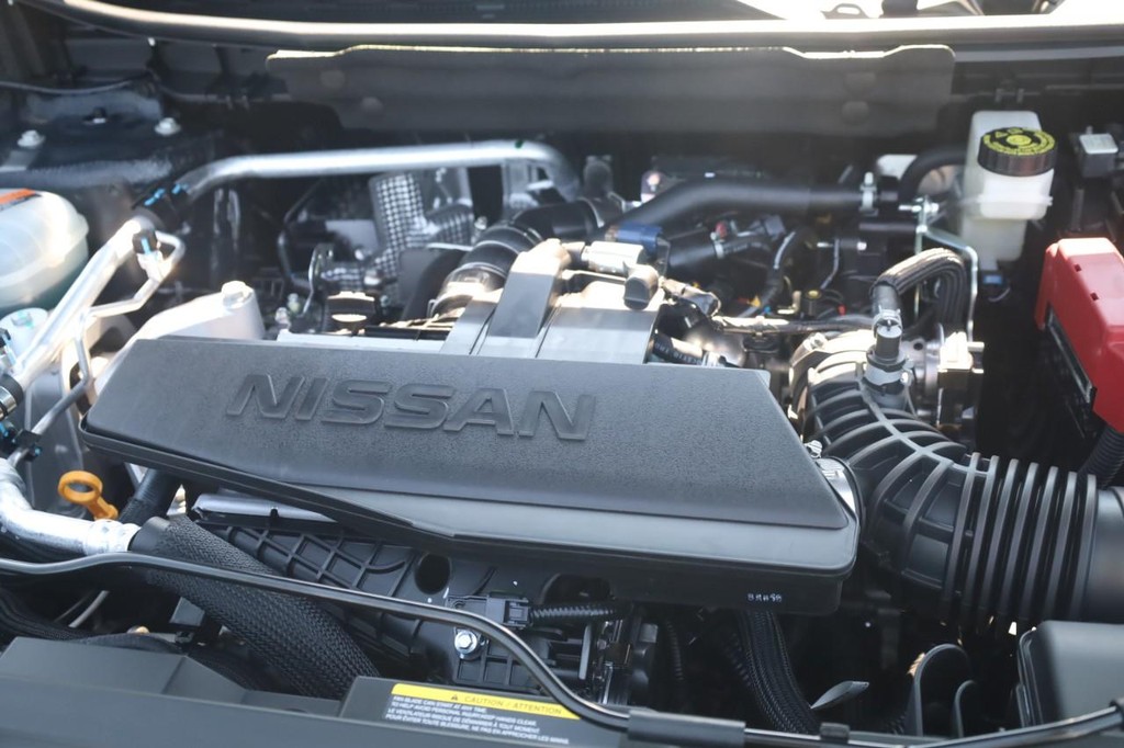 Nissan Rogue Vehicle Full-screen Gallery Image 25