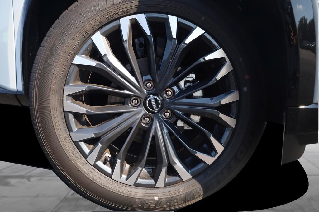 Nissan Rogue Vehicle Image 03