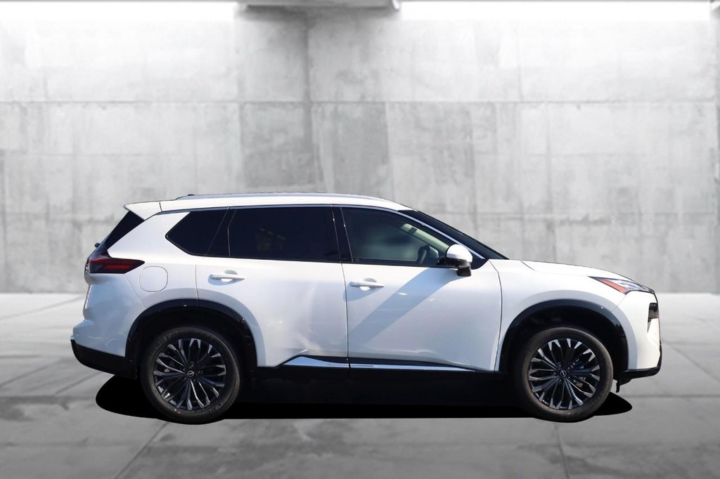 Nissan Rogue Vehicle Image 05