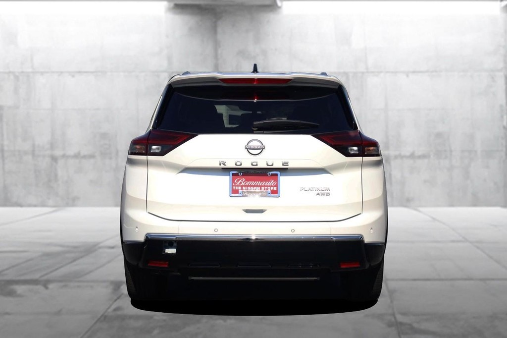 Nissan Rogue Vehicle Image 06
