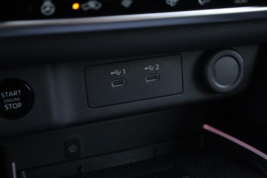 Nissan Rogue Vehicle Image 16