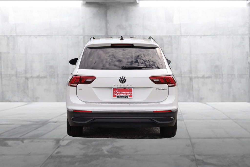 Volkswagen Tiguan Vehicle Full-screen Gallery Image 6