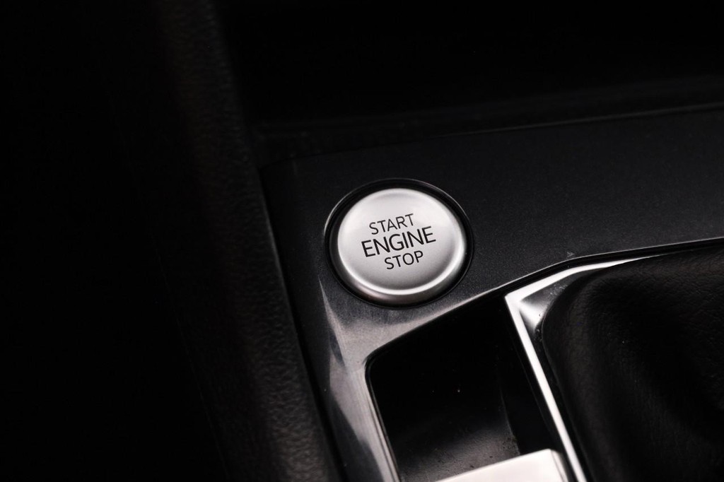 Volkswagen Tiguan Vehicle Full-screen Gallery Image 15