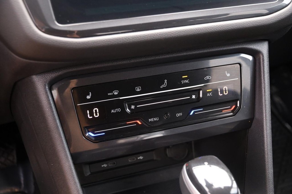 Volkswagen Tiguan Vehicle Full-screen Gallery Image 19