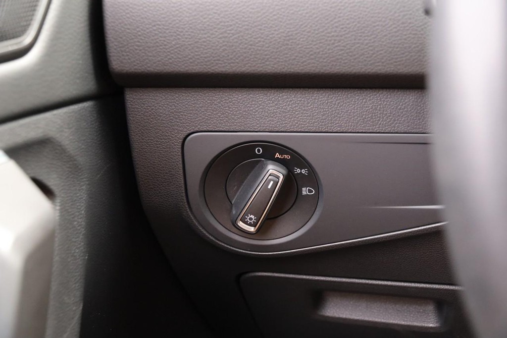 Volkswagen Tiguan Vehicle Full-screen Gallery Image 20