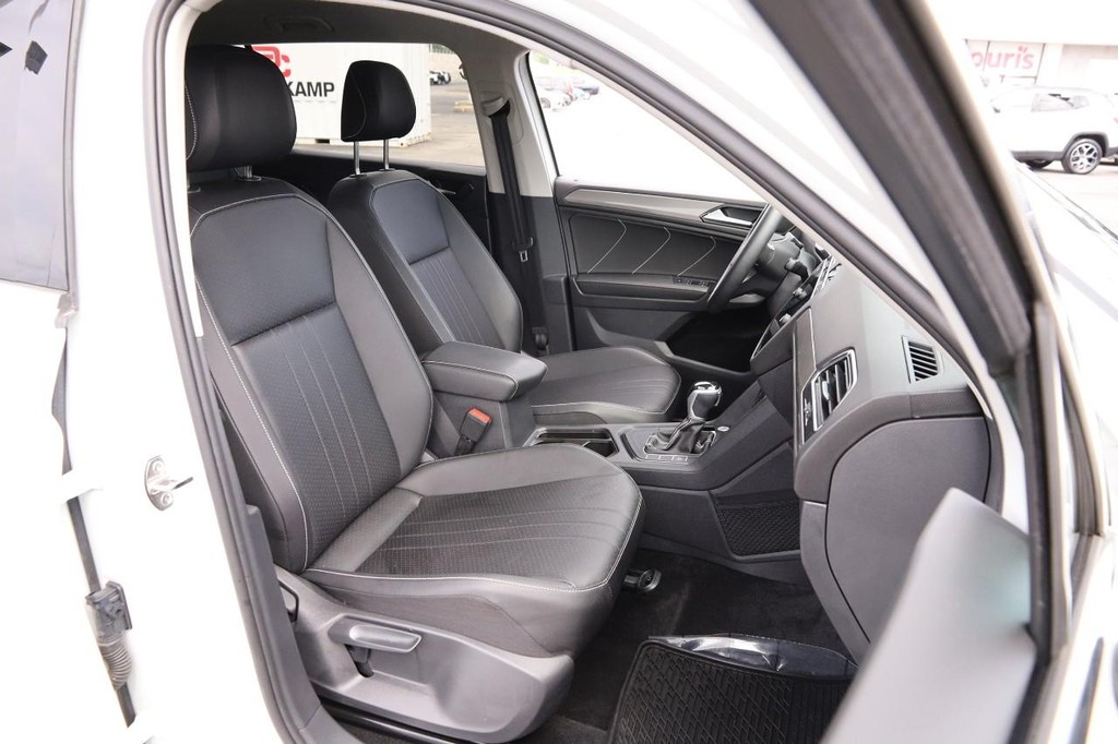 Volkswagen Tiguan Vehicle Full-screen Gallery Image 26