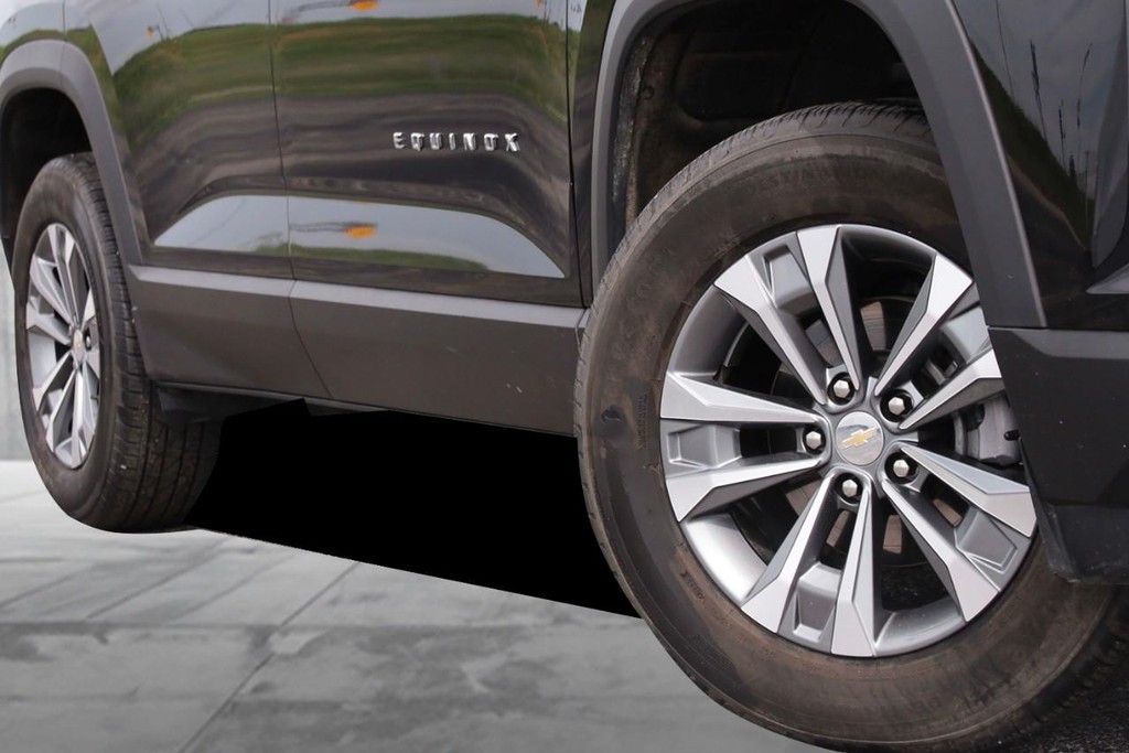 Chevrolet Equinox Vehicle Image 03