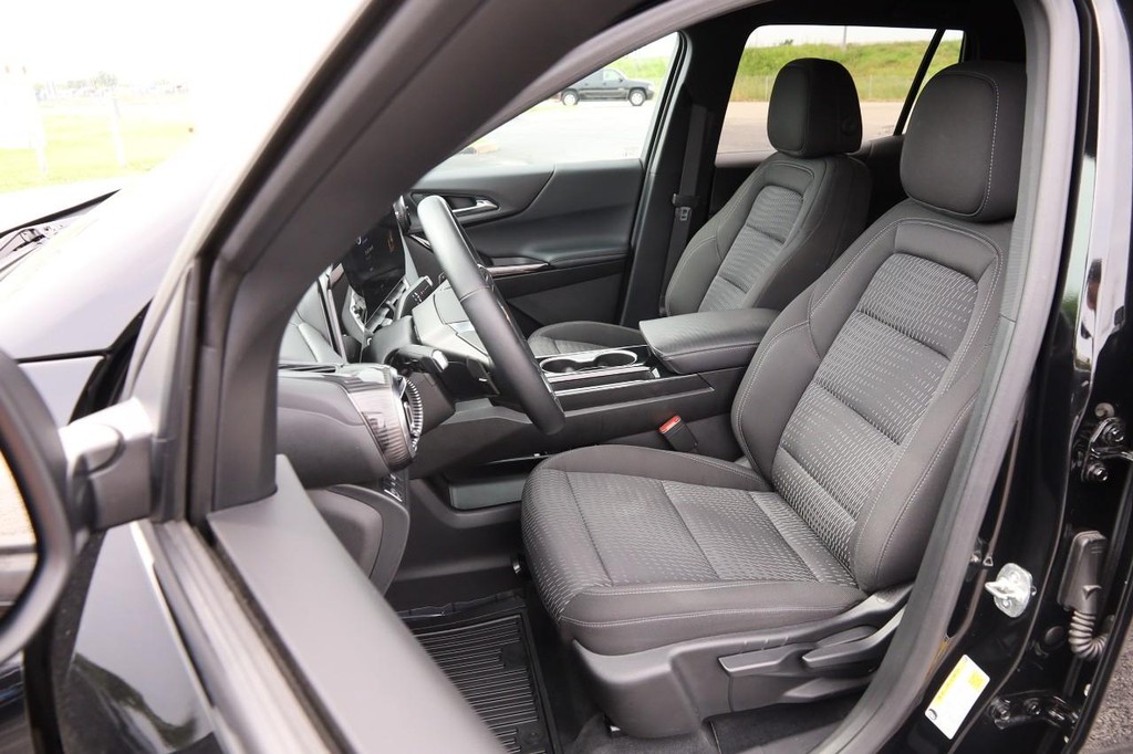 Chevrolet Equinox Vehicle Image 08