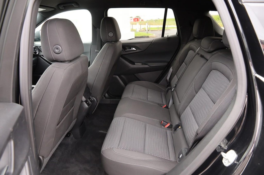 Chevrolet Equinox Vehicle Image 09