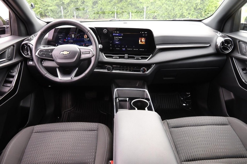 Chevrolet Equinox Vehicle Image 20