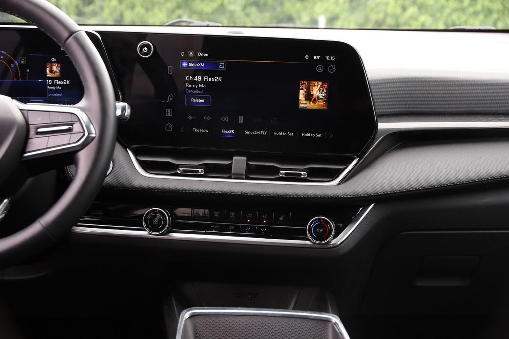 Chevrolet Equinox Vehicle Image 23