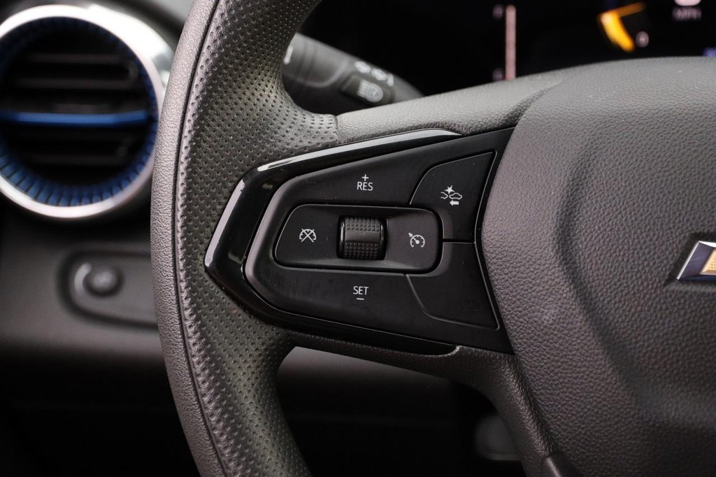 Chevrolet Trax Vehicle Image 11