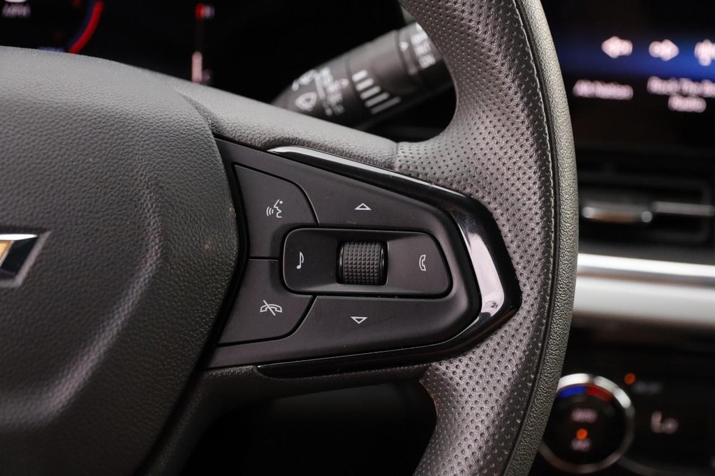 Chevrolet Trax Vehicle Image 12