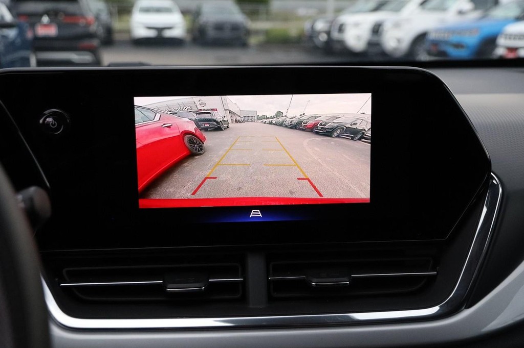 Chevrolet Trax Vehicle Image 17