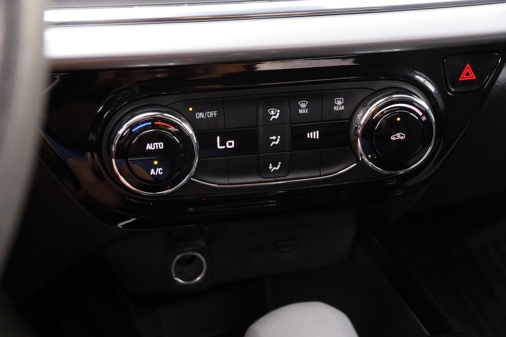 Chevrolet Trax Vehicle Image 18