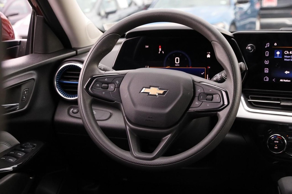 Chevrolet Trax Vehicle Image 23
