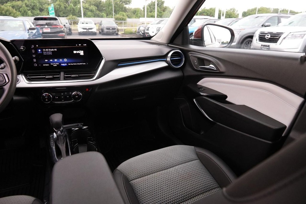 Chevrolet Trax Vehicle Image 25