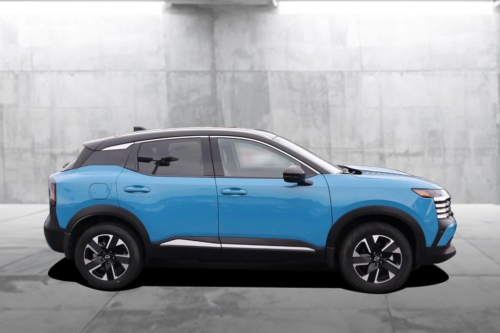 Nissan Kicks Vehicle Image 05