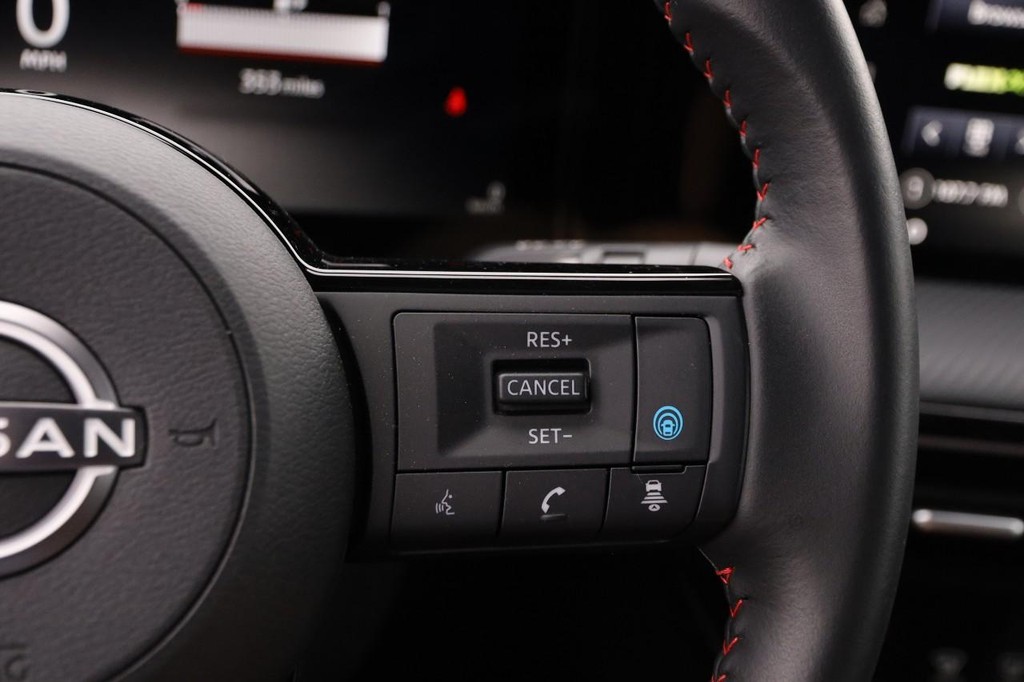 Nissan Kicks Vehicle Image 12