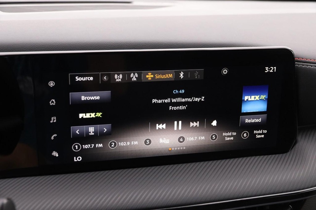 Nissan Kicks Vehicle Image 15