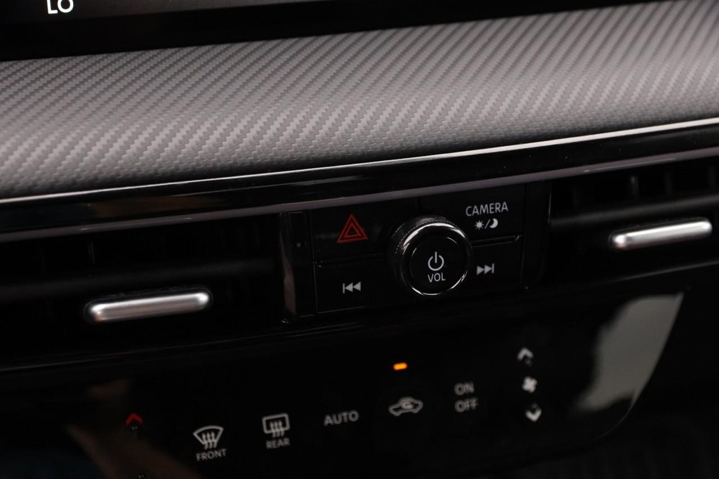 Nissan Kicks Vehicle Image 17